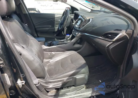 2017 Chevrolet Volt Premier z USA, uszkodzony, nr VIN 1G1RD6S54HU174268